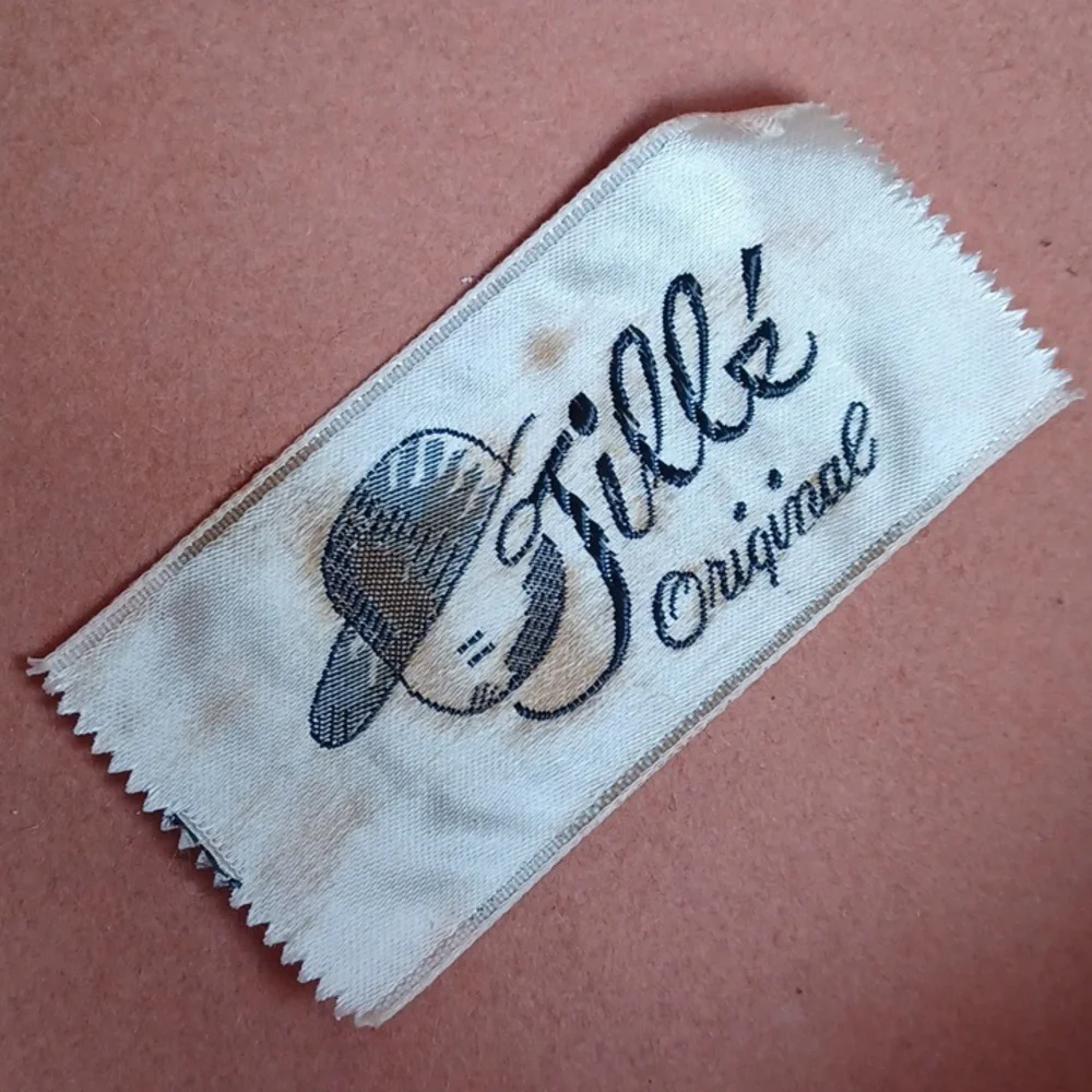 Vintage beautiful feather toque